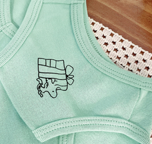 Load image into Gallery viewer, Snoopy Cupcake Dog T-shirt