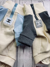 Load image into Gallery viewer, NEW CC dog jumper