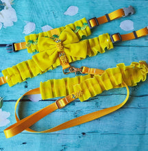 Load image into Gallery viewer, Yellow Ruffle Pineapple Dog Collar