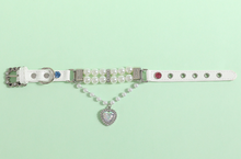 Load image into Gallery viewer, Pearly Heart dog collar
