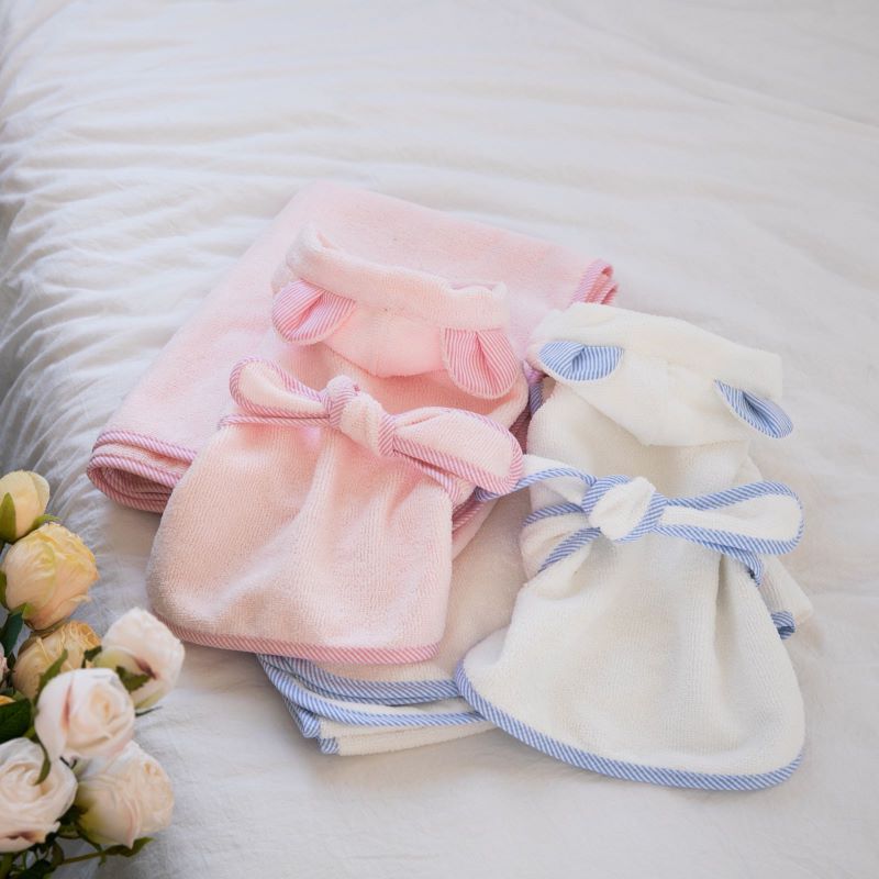 NEW Cutie Bathrobe and towel Set