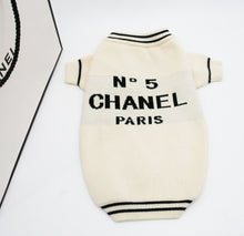 Load image into Gallery viewer, NEW CC&amp;5 dog jumper
